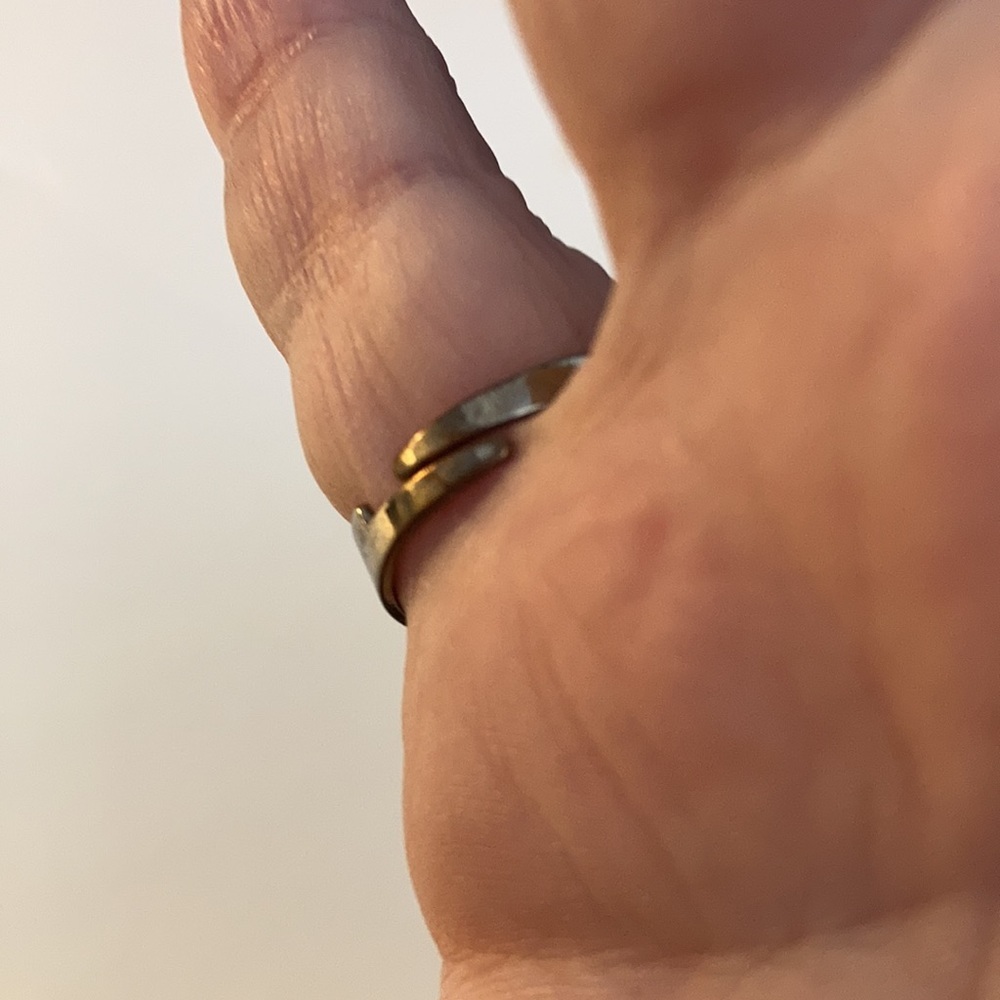 Rose adjustable ring - Picture 2 of 3